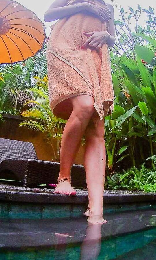 Long and sexy legs - Mistress Kym