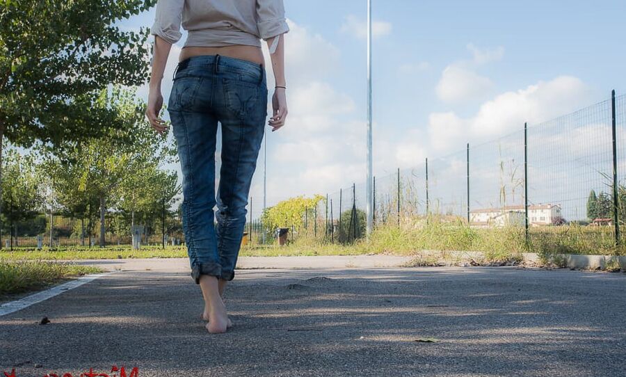 Long and sexy legs - Mistress Kym
