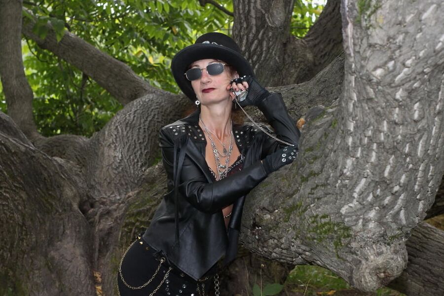 Clockpunk under tree