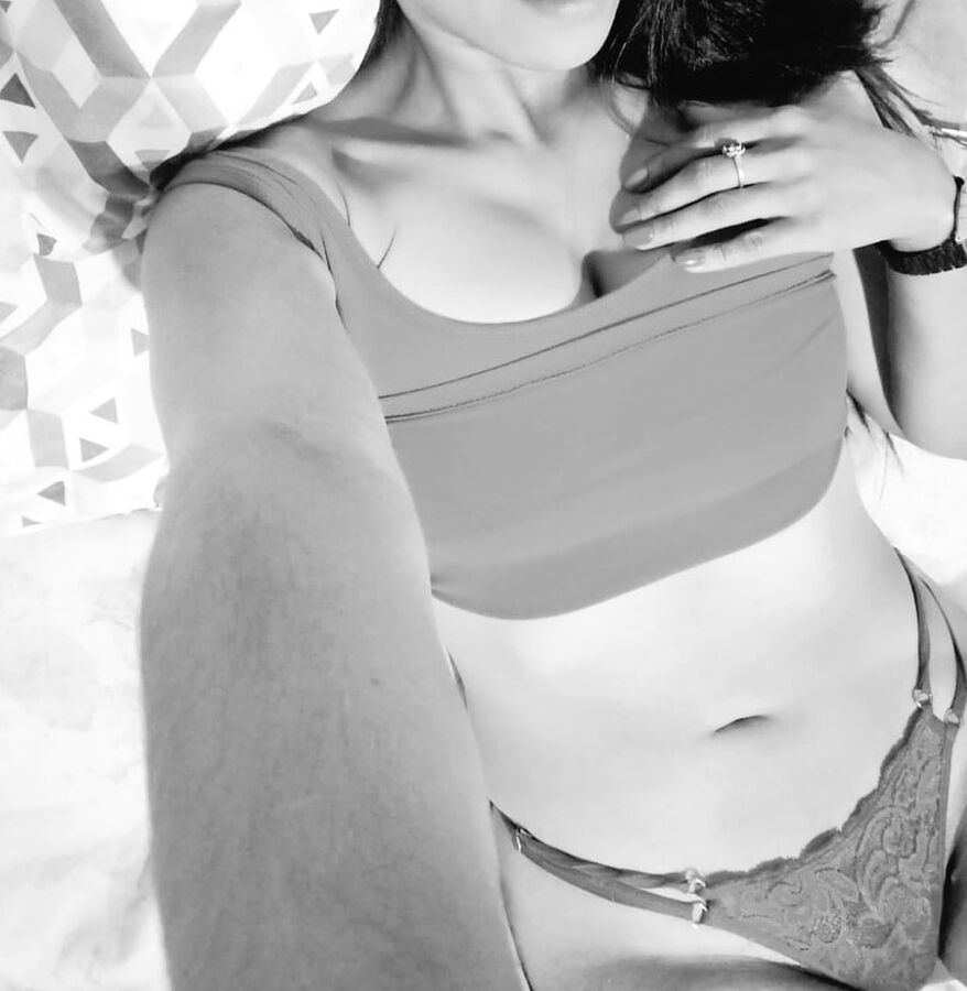 AN HOT LATIN GIRLD