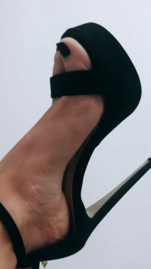 My Feet.. High Heels.. Foot Fetish..