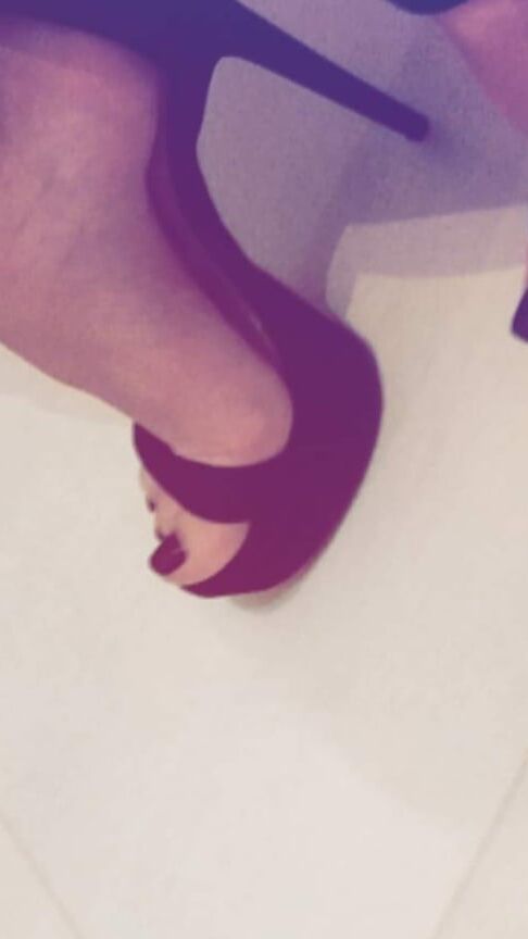 My Feet.. High Heels.. Foot Fetish..