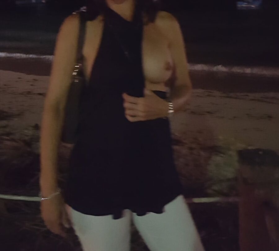 Daring public flash
