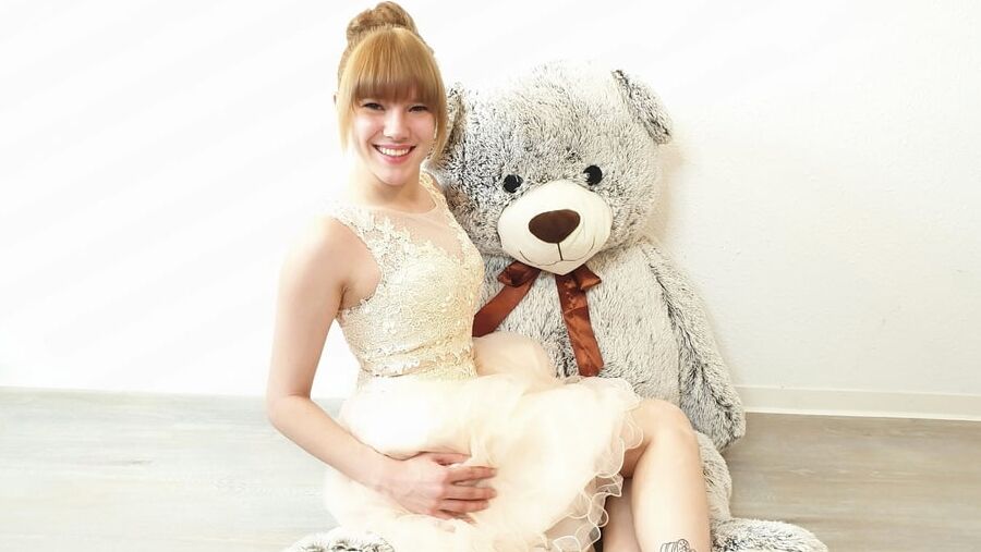 Cute Shooting in dress with Anne Eden