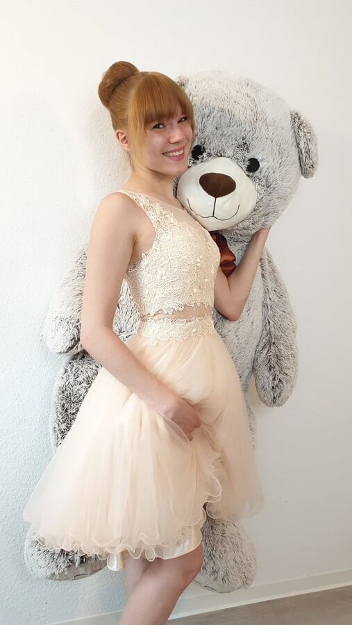 Cute Shooting in dress with Anne Eden