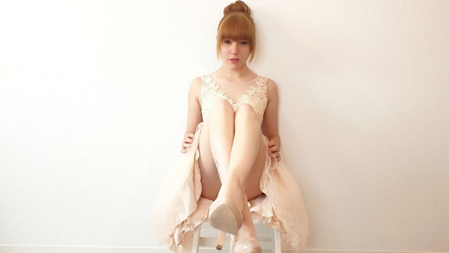 Cute Shooting in dress with Anne Eden