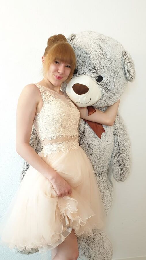 Cute Shooting in dress with Anne Eden