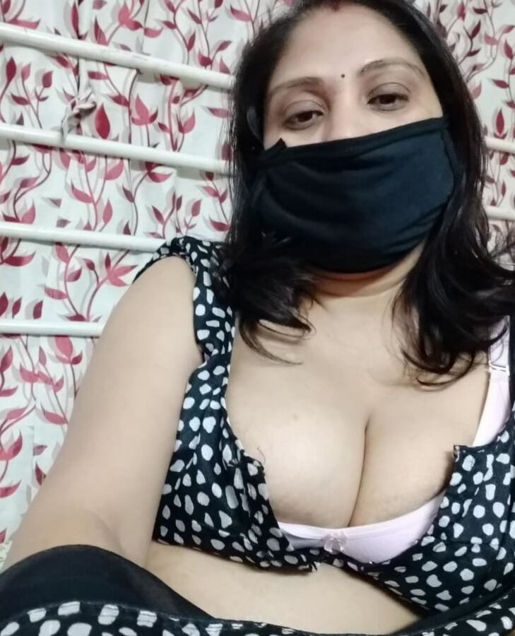 Saavi bhabhi