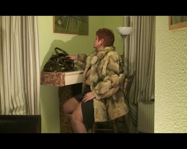 Public - I masturbate in fur coat