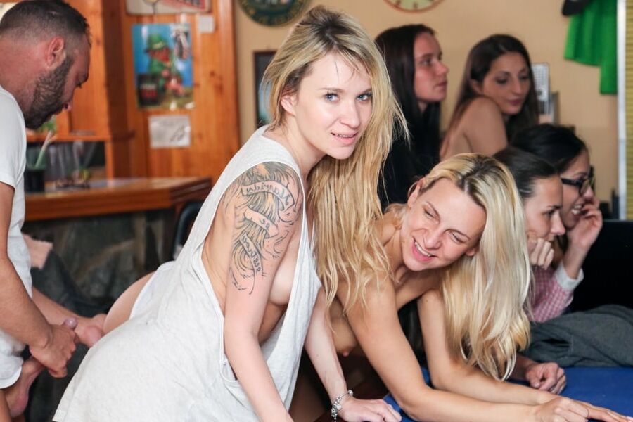 Summer Sinners: Reverse summer gangbang