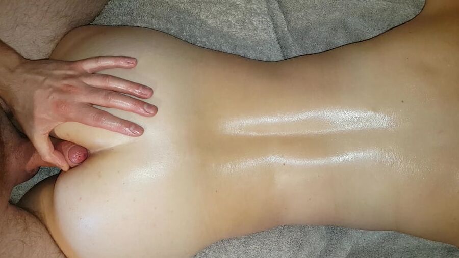 Oily assplay