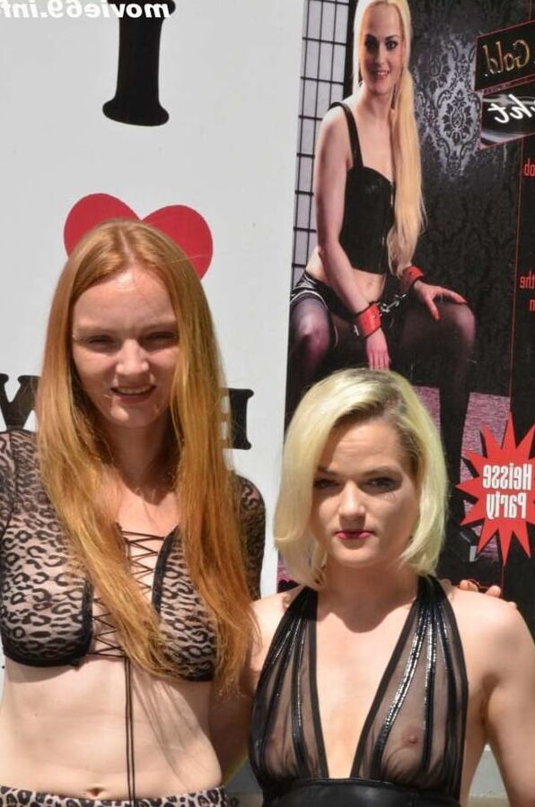 Some lesbian play with Alexa Gold and Tyara Wild (Johanna)
