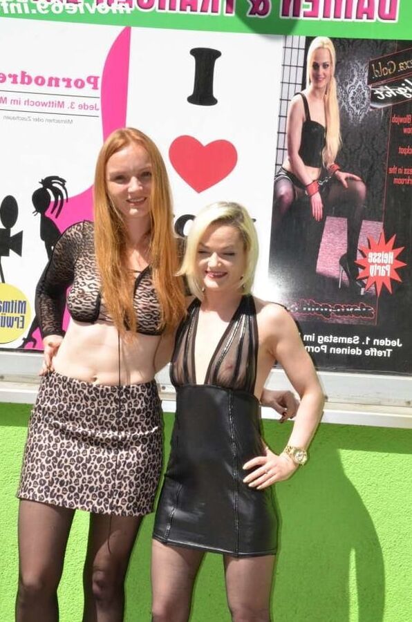Some lesbian play with Alexa Gold and Tyara Wild (Johanna)