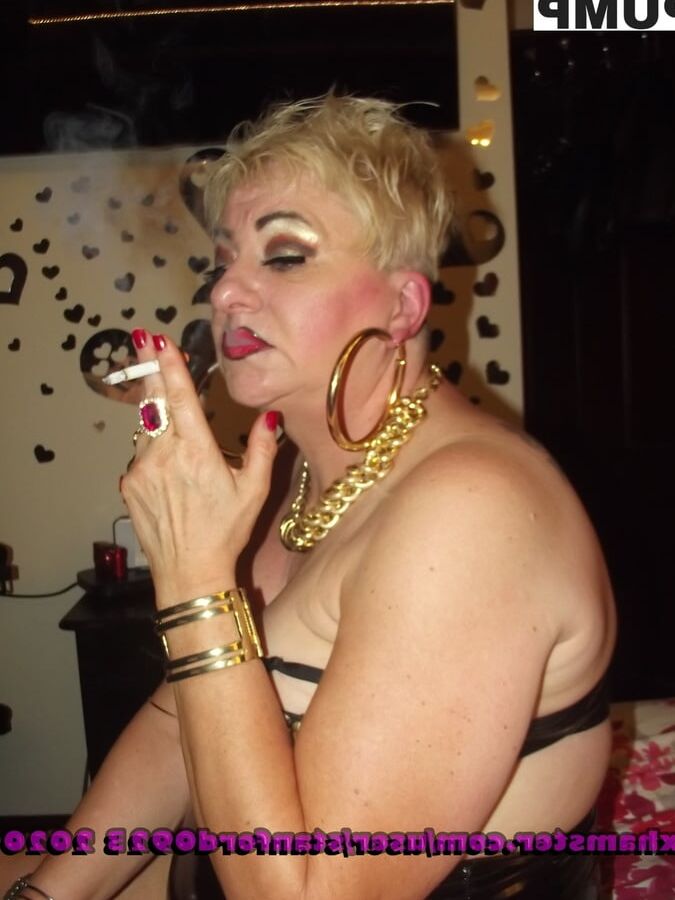 PUSSY PUMP WHORE