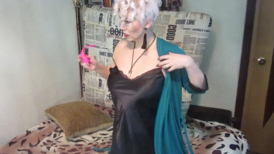 Aimee & and her first lush lovense... )) (Best screens)
