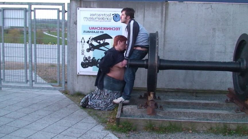 Outdoor Blowjob ...