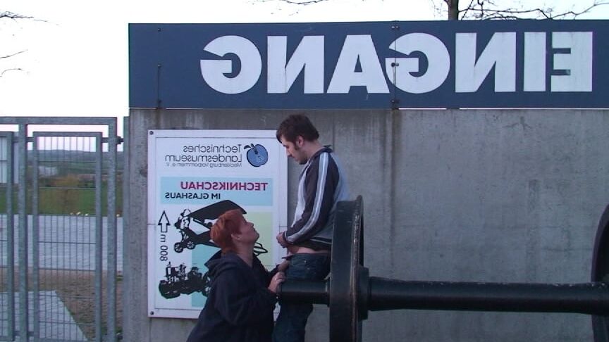 Outdoor Blowjob ...