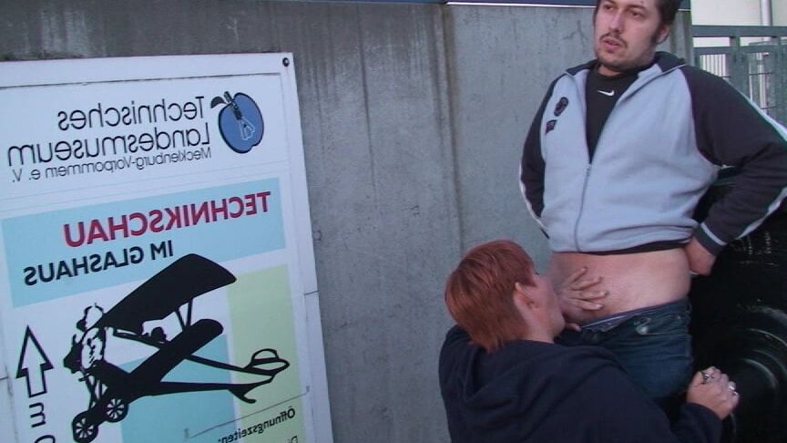 Outdoor Blowjob ...