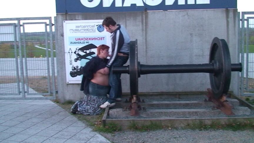 Outdoor Blowjob ...