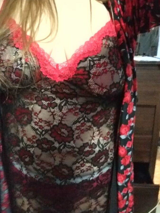 Teen Slut Takes Pics