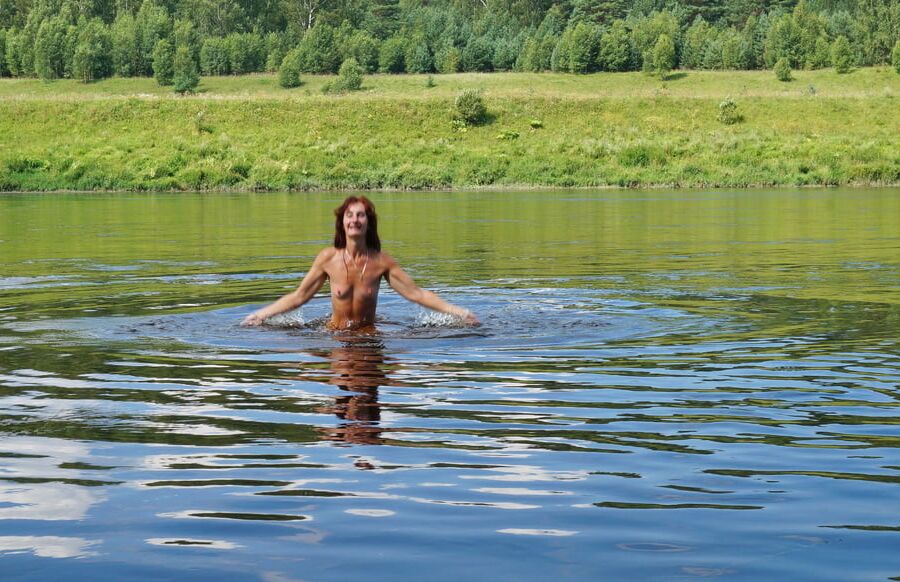 Nude Playing in Volga-river
