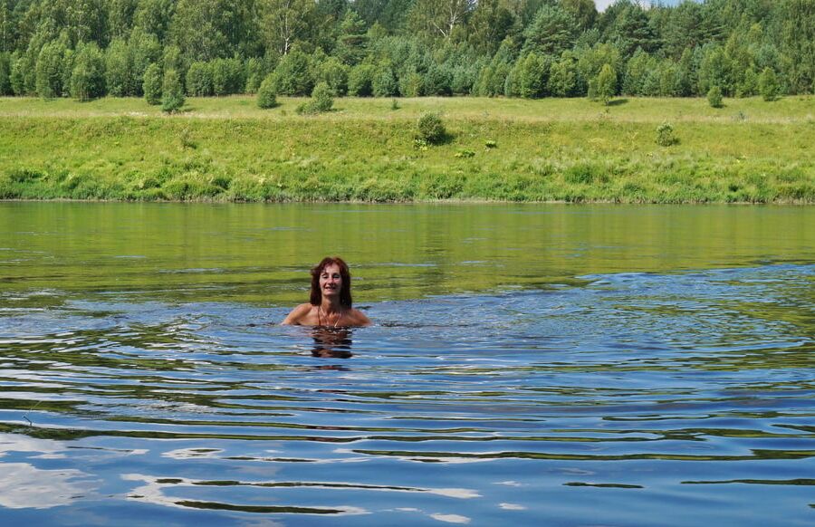 Nude Playing in Volga-river