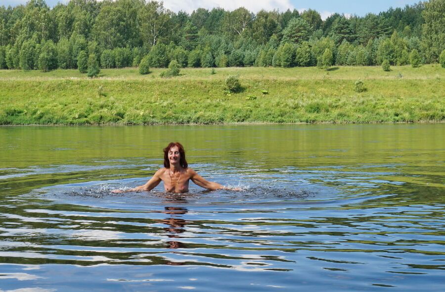Nude Playing in Volga-river