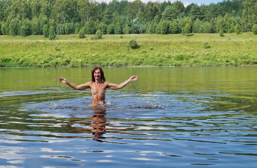 Nude Playing in Volga-river