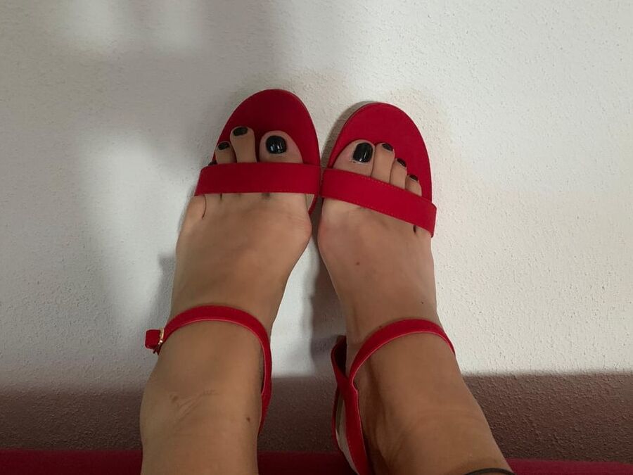 Sexy Shoes, Feet and Legs