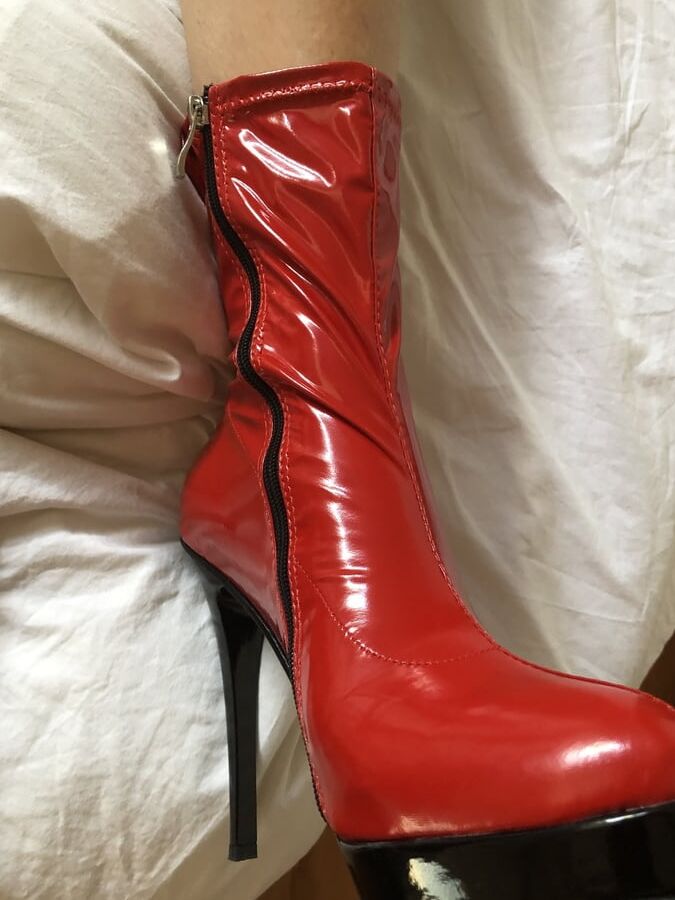 Sexy Shoes, Feet and Legs