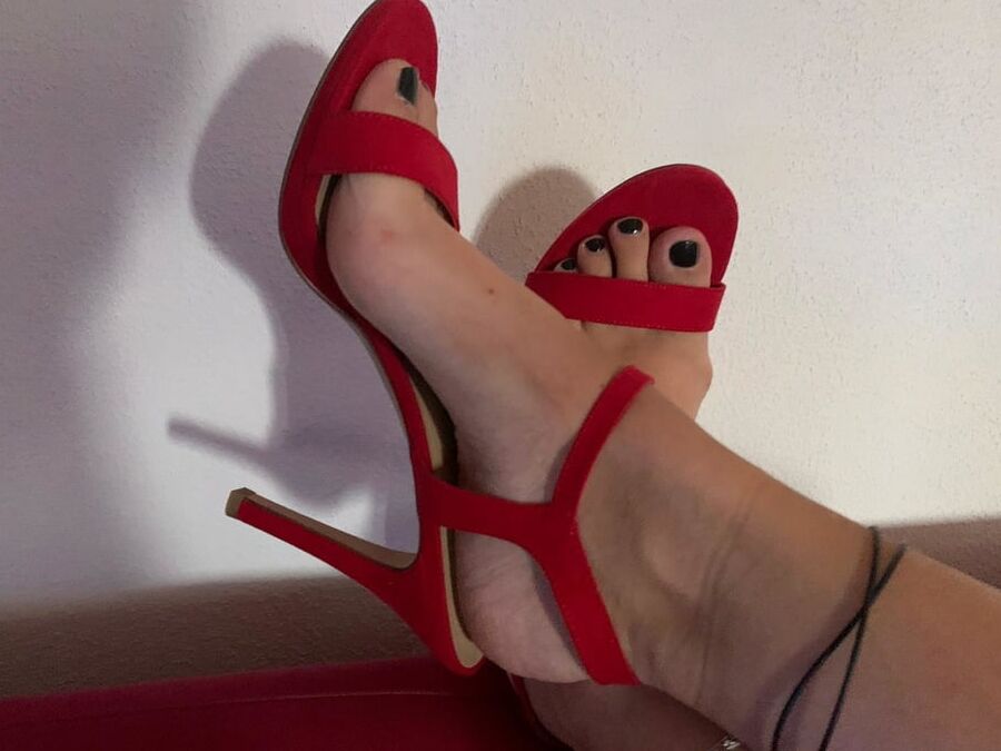Sexy Shoes, Feet and Legs