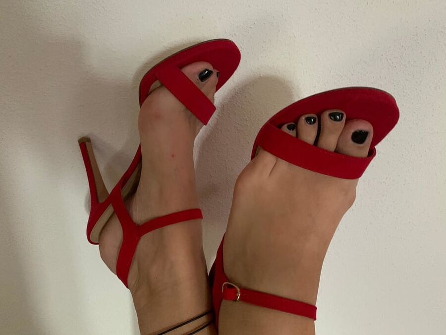 Sexy Shoes, Feet and Legs