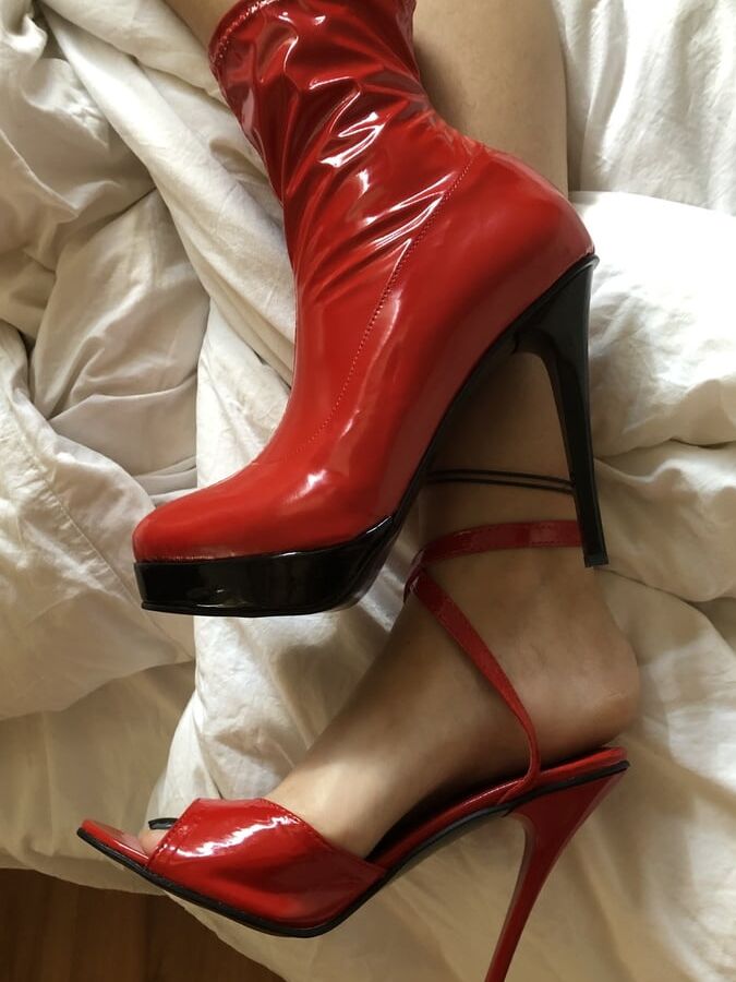 Sexy Shoes, Feet and Legs