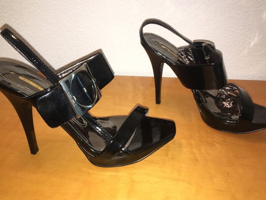 Sexy Shoes, Feet and Legs