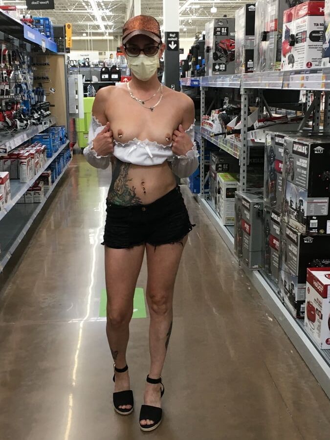 Sexislut shopping and getting ready