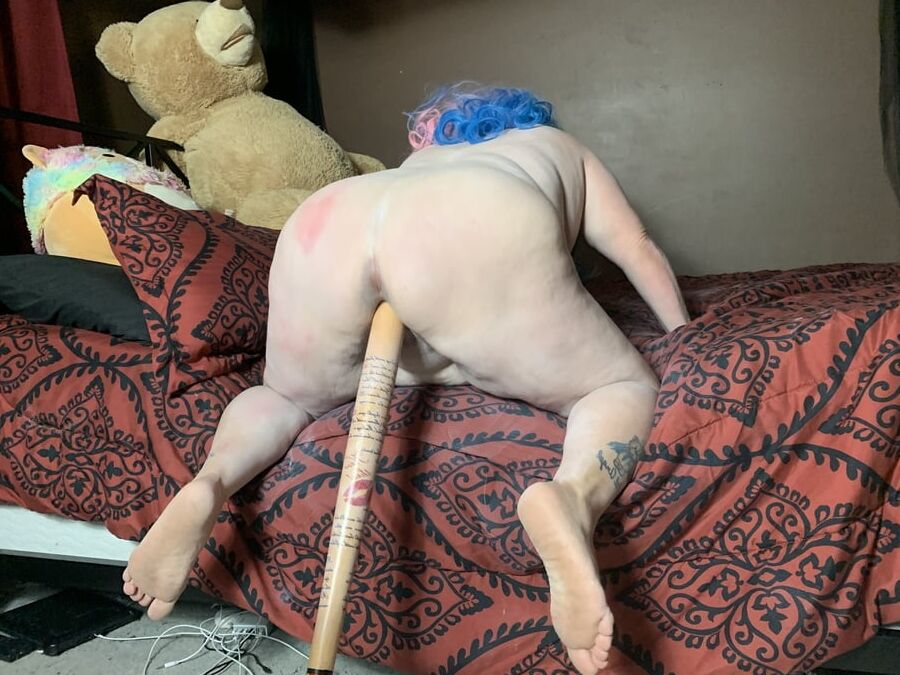 Sexy BBW Harley Quinn Cosplay Photoset