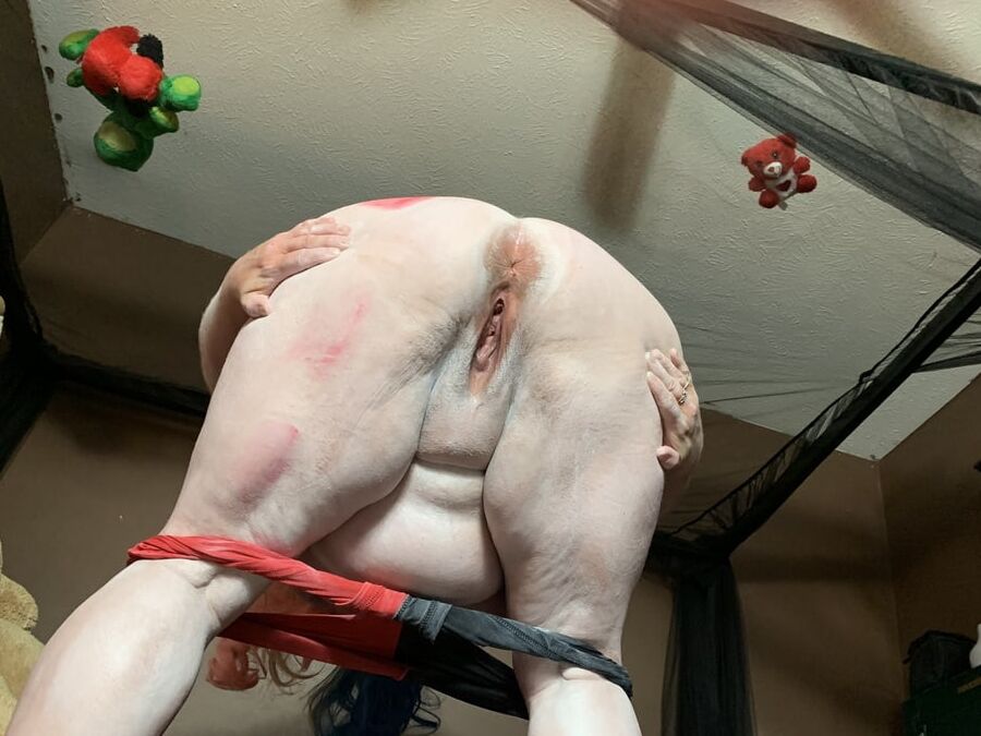 Sexy BBW Harley Quinn Cosplay Photoset