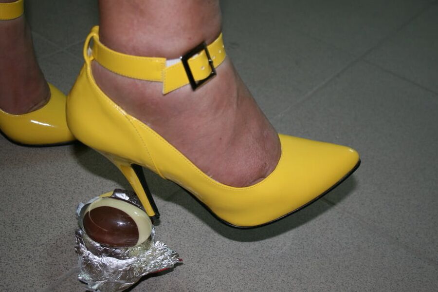 Anna in yellow heels ...