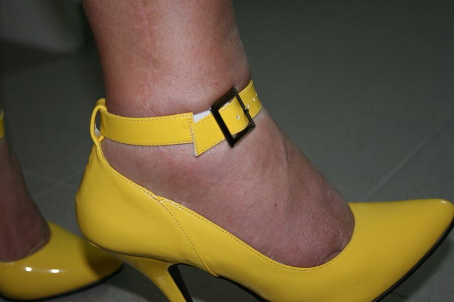Anna in yellow heels ...