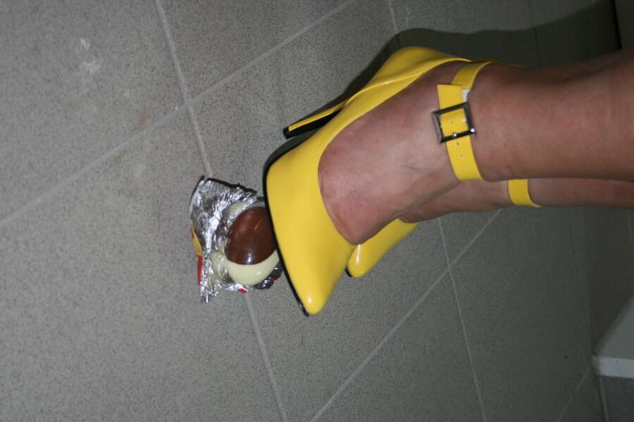 Anna in yellow heels ...