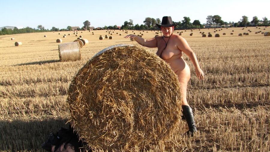 Completely naked in a corn field ...