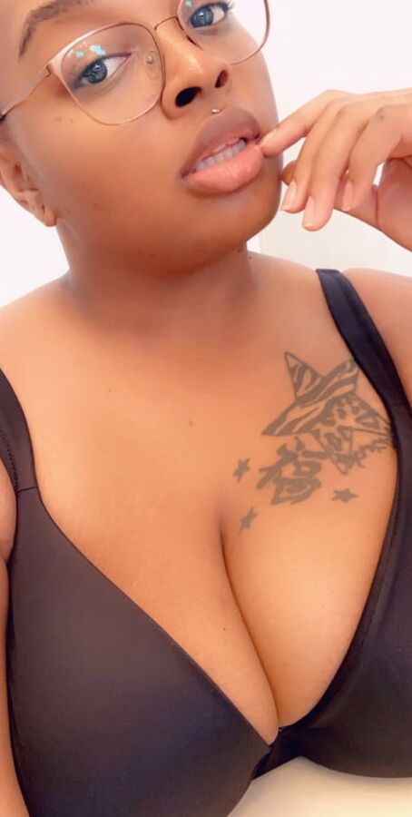 BOOB WORSHIPPING