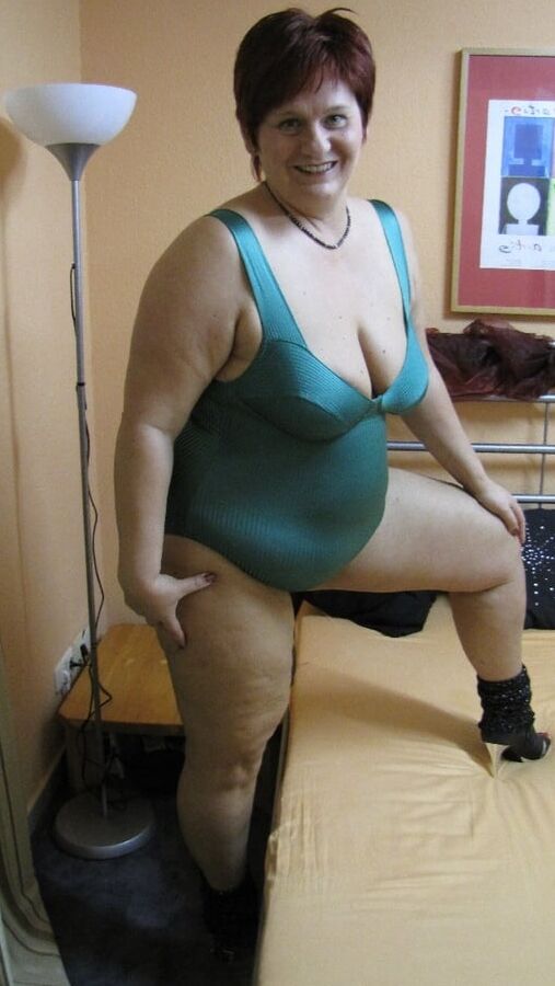 Anna in green Body ...