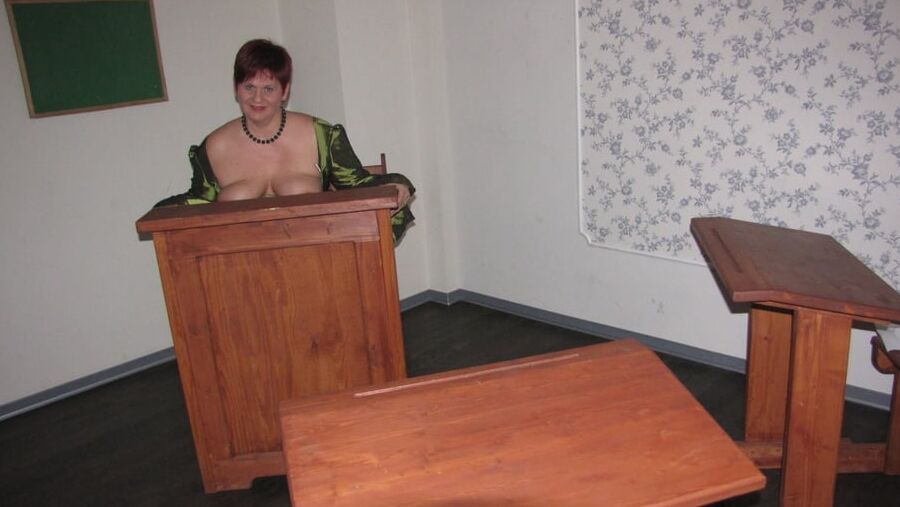 I'm sitting in a classroom