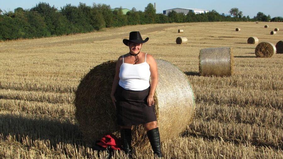 Posing in the cornfield ...