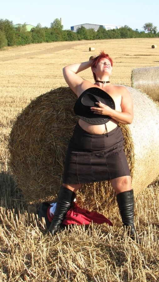 Posing in the cornfield ...