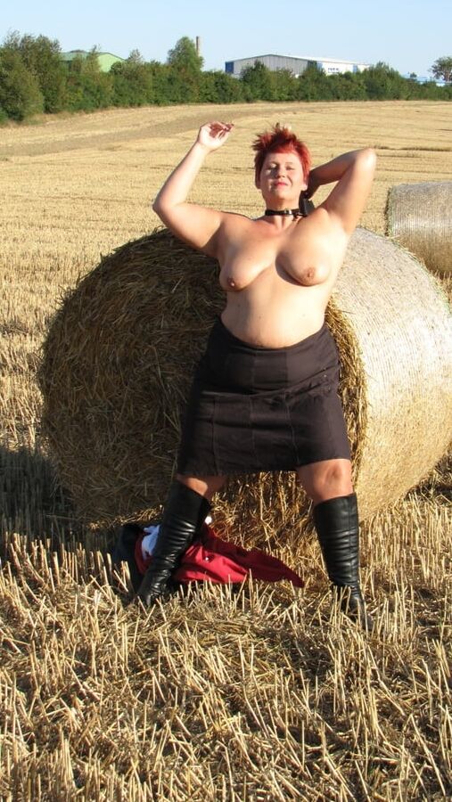 Posing in the cornfield ...