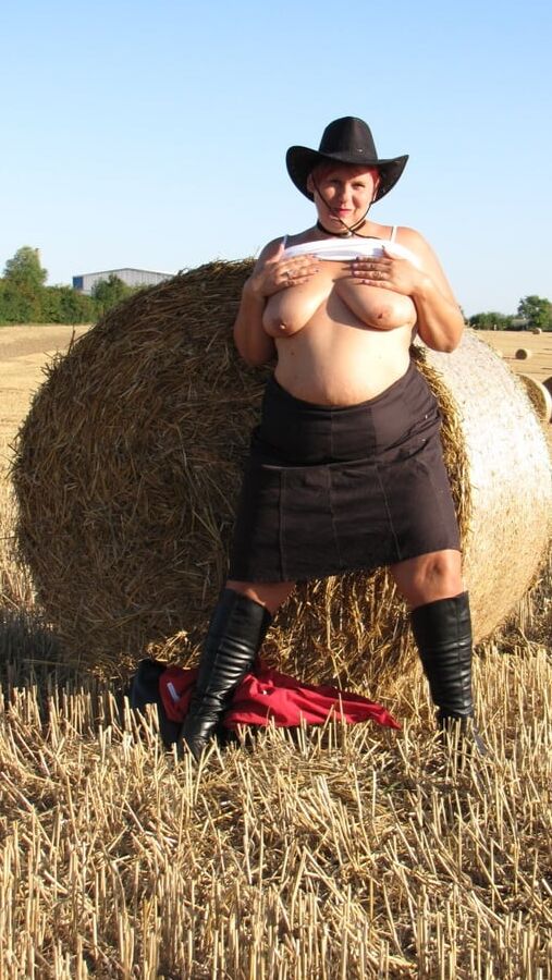 Posing in the cornfield ...
