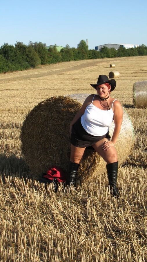 Posing in the cornfield ...