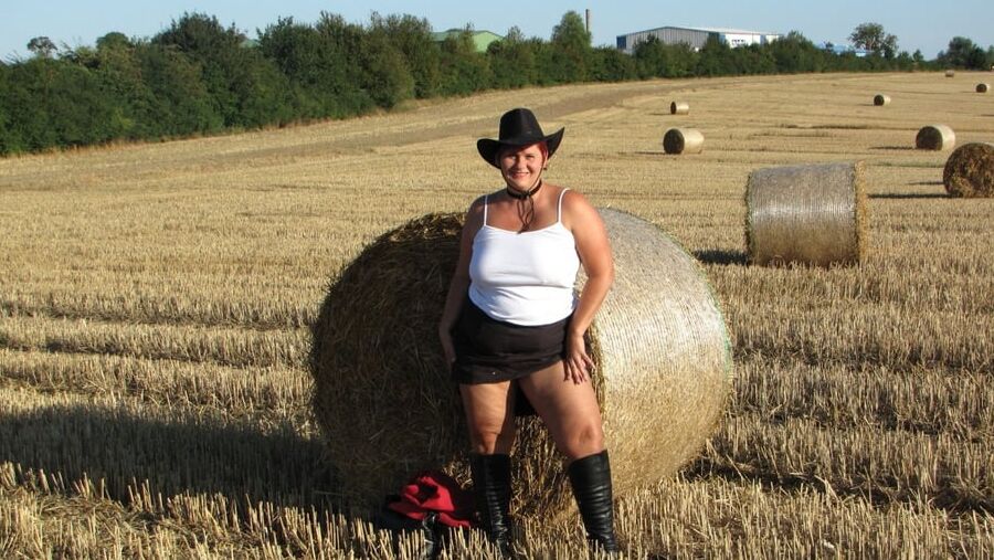 Posing in the cornfield ...
